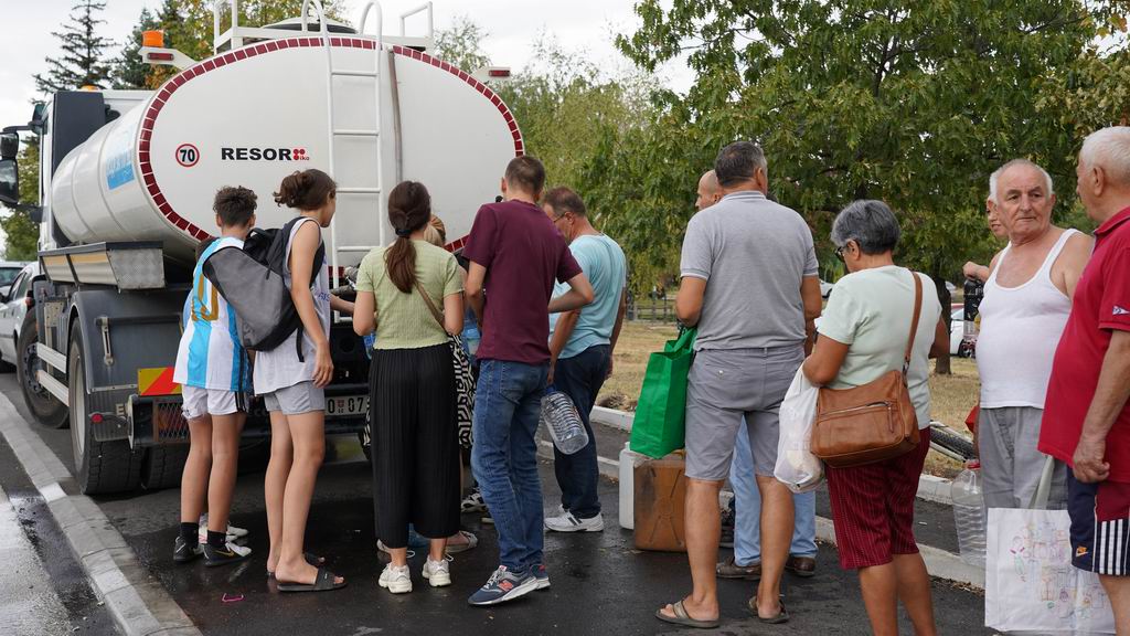 vodovod cev havarija DSC00470